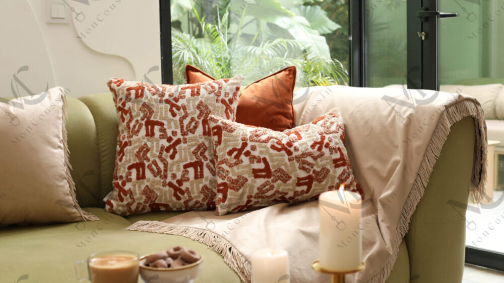 ” Queen Velvet ” – Coussin En Bouclette avec Motif 3D – modèle 7